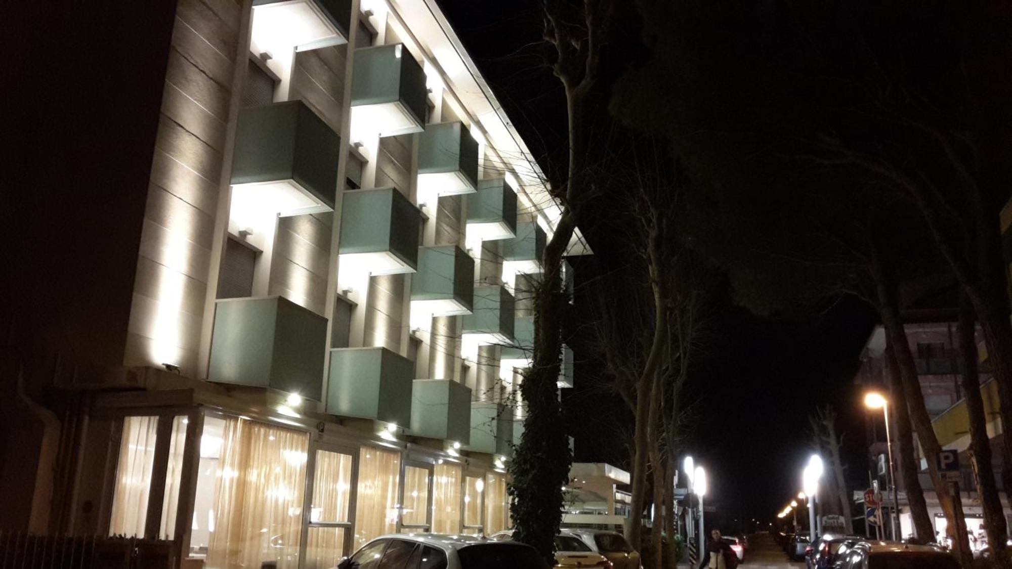 Hotel Mon Pays Riccione Exterior foto