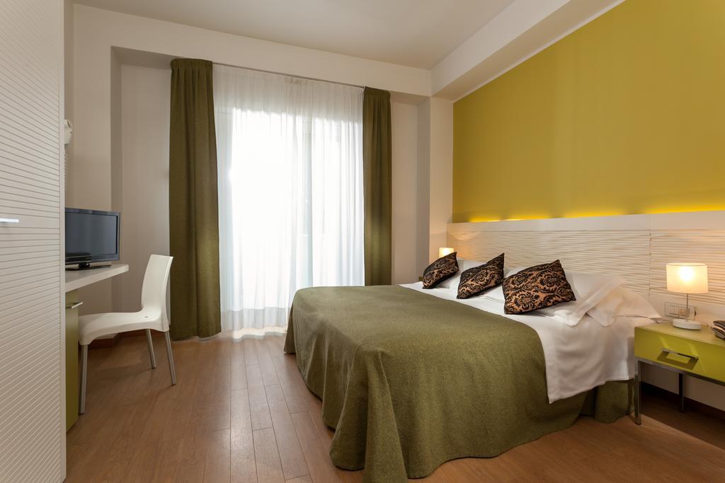 Hotel Mon Pays Riccione Habitación foto